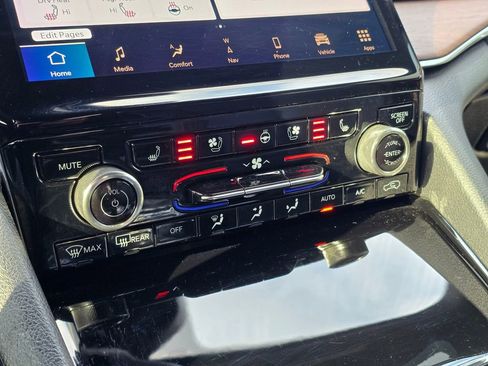 Used 2022 Jeep Grand Cherokee Summit w/ Advanced Protech Group IV image 34