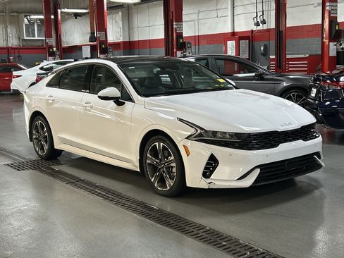 Used 2024 Kia K5 EX w/ EX Premium Package FWD image 2