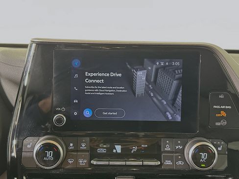 Used 2023 Toyota Highlander XLE FWD image 24