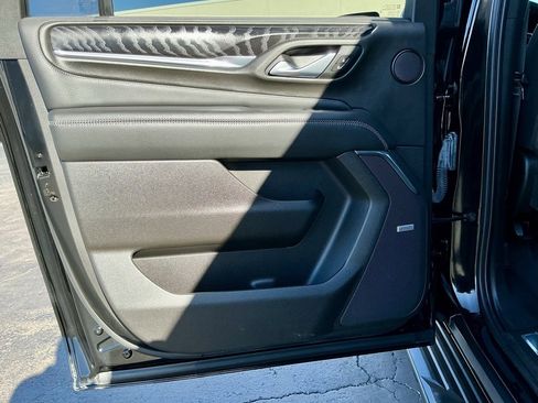 Used 2021 GMC Yukon XL Denali image 32