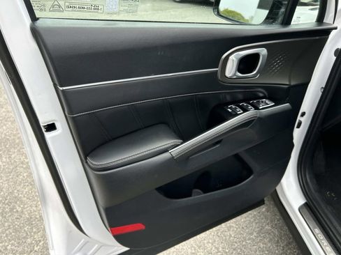Certified 2023 Kia Sorento SX AWD/4WD image 18