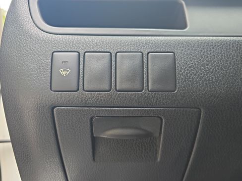 Used 2016 Toyota Highlander LE FWD image 24