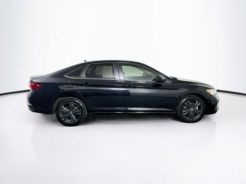 Used 2024 Volkswagen Jetta SE w/ Panoramic Sunroof Package FWD image 10