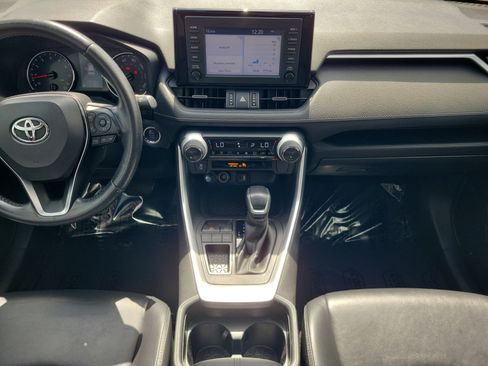 Used 2019 Toyota RAV4 XLE Premium image 20