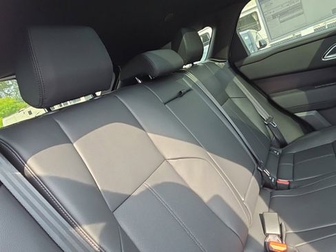 New 2026 Land Rover Range Rover Velar Dynamic SE image 18
