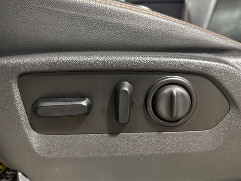 Used 2021 GMC Sierra 2500 AT4 image 19