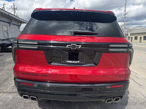 Used 2024 Chevrolet Traverse RS w/ LPO, Floor Liner Package AWD/4WD image 6