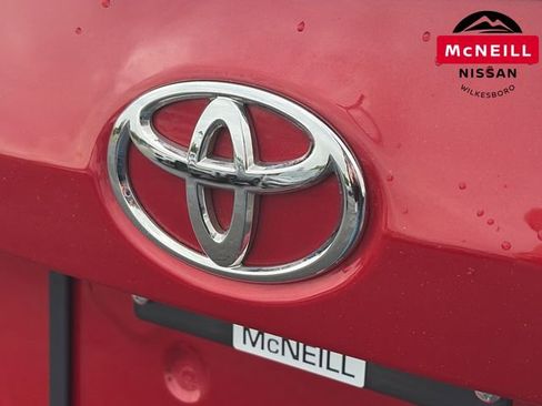 Used 2017 Toyota Corolla SE w/ Carpet Mat Package (TMS) FWD image 33
