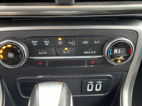 Used 2018 Ford EcoSport SE w/ SE Convenience Package image 26