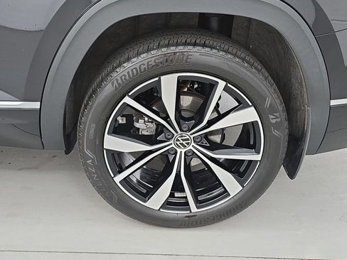 Used 2024 Volkswagen Atlas SEL Premium R-Line AWD/4WD image 35