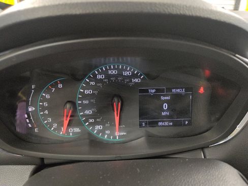 Used 2019 Chevrolet Trax LT w/ LT Convenience Package image 23