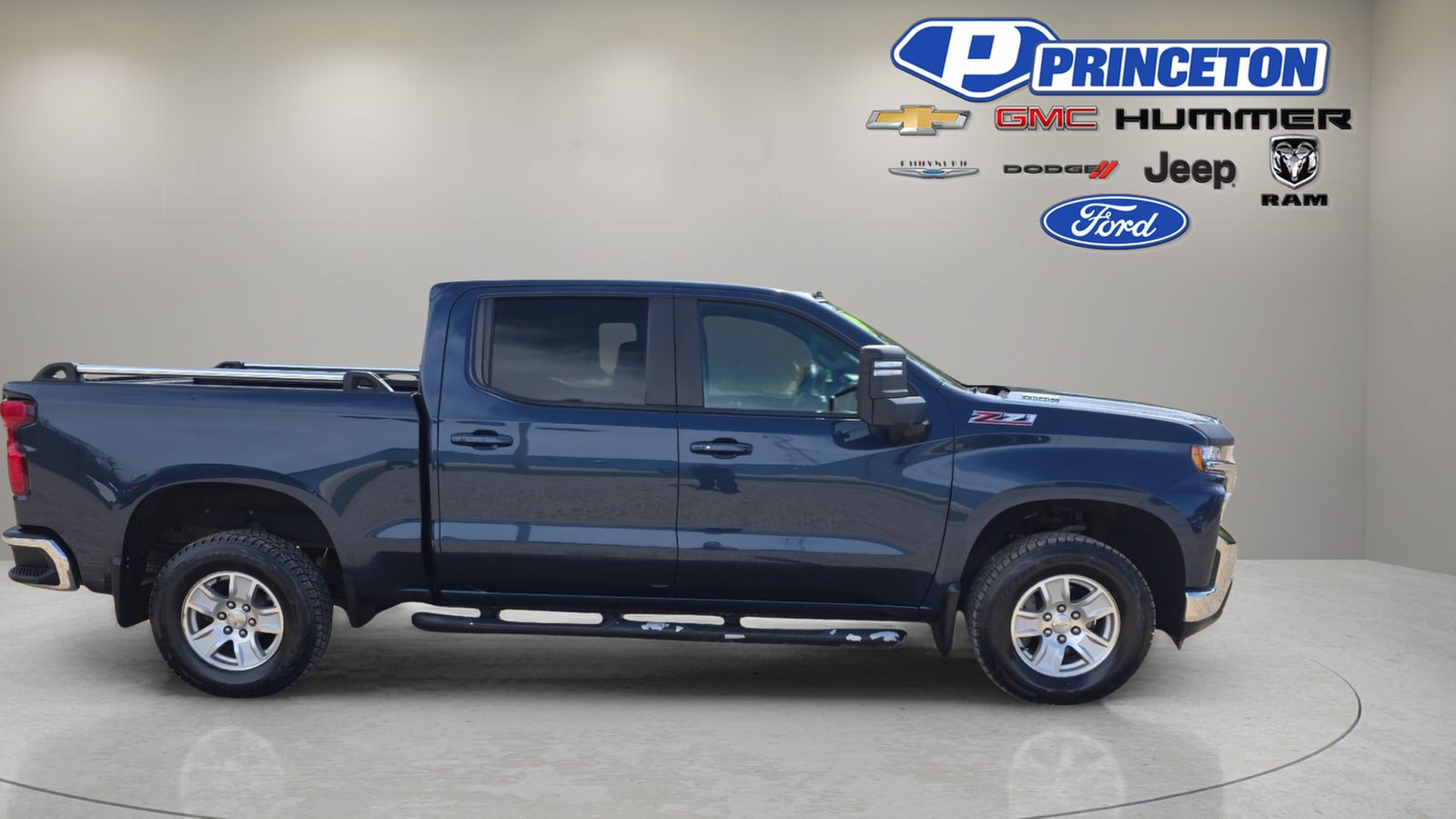 Used 2020 Chevrolet Silverado 1500 LT w/ True North Edition AWD/4WD image 9