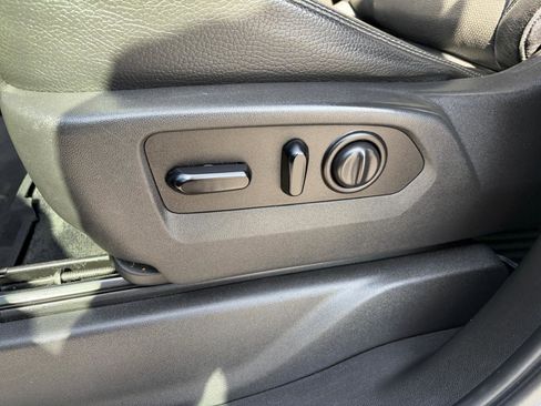 Used 2020 GMC Sierra 3500 Denali w/ Denali Ultimate Package image 13