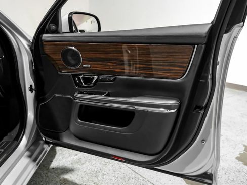 Used 2019 Jaguar XJ L Portfolio image 39