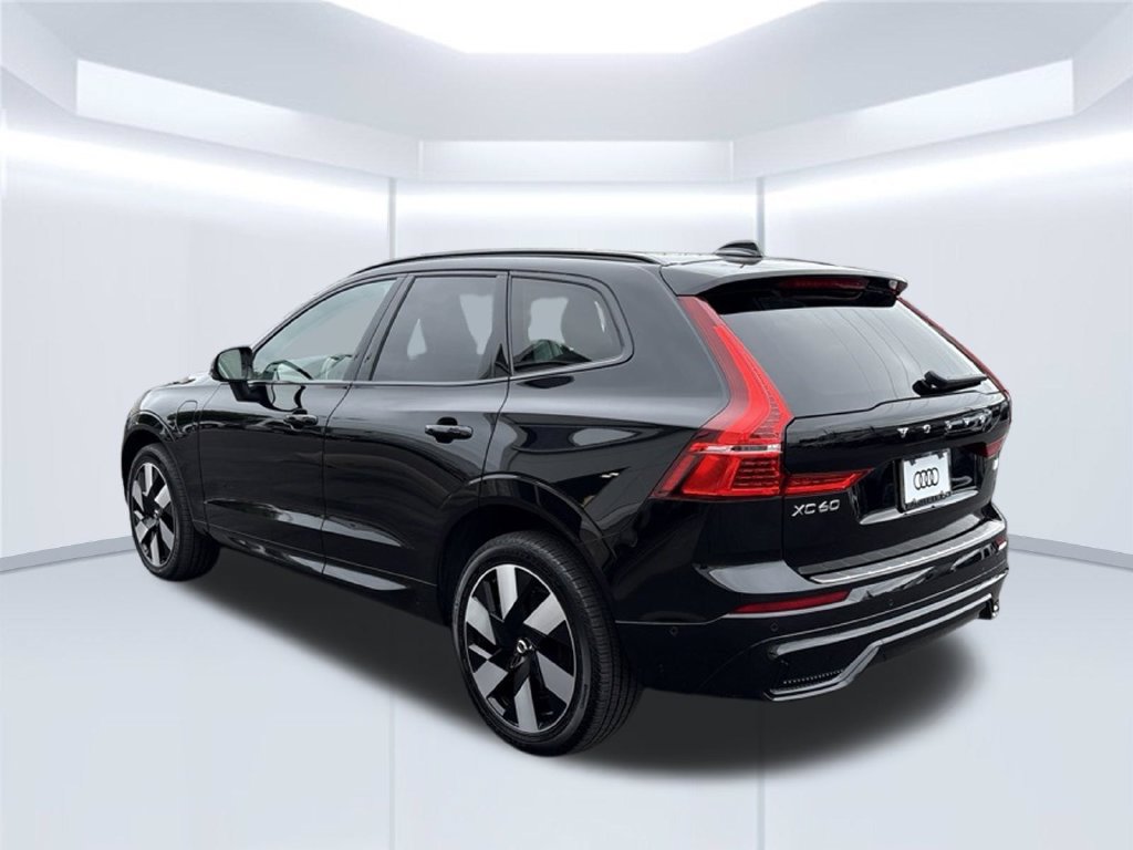 Used 2024 Volvo XC60 T8 Plus w/ Protection Package Premier AWD/4WD image 3