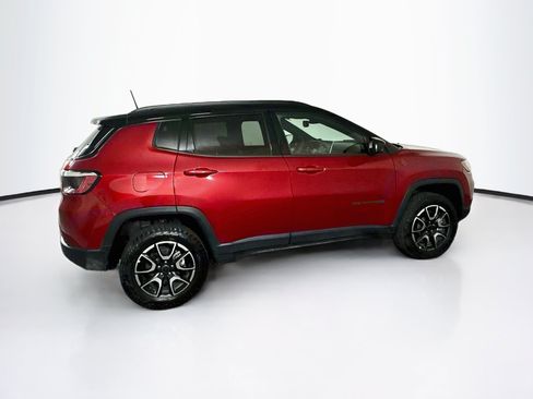 Used 2025 Jeep Compass Trailhawk AWD/4WD image 10
