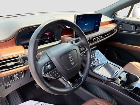Certified 2022 Lincoln Nautilus Reserve w/ Equipment Group 201A AWD/4WD image 9