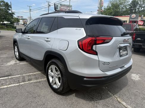 Used 2019 GMC Terrain SLE w/ Driver Convenience Package FWD image 8