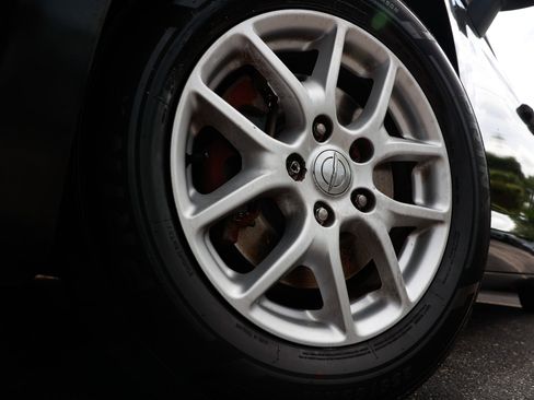 Used 2017 Chrysler Pacifica LX image 37