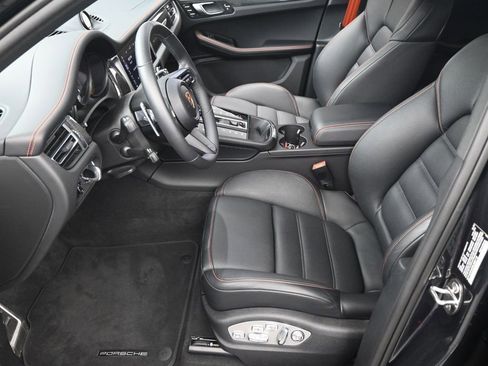 Certified 2024 Porsche Macan GTS image 6