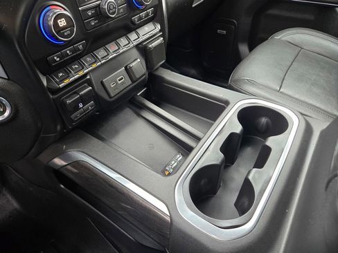 Used 2019 Chevrolet Silverado 1500 LTZ w/ LTZ Premium Package AWD/4WD image 10