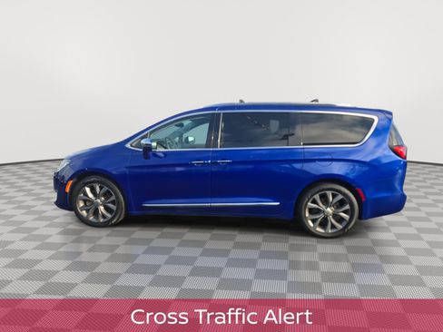 Used 2019 Chrysler Pacifica Limited image 5