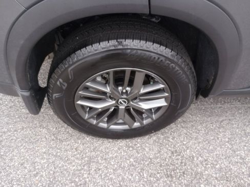Used 2025 Nissan Rogue S FWD image 27