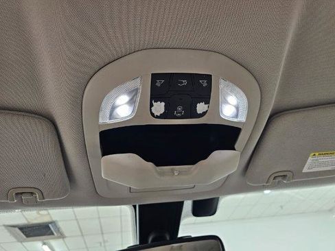 Used 2017 Chrysler Pacifica Touring-L FWD image 27
