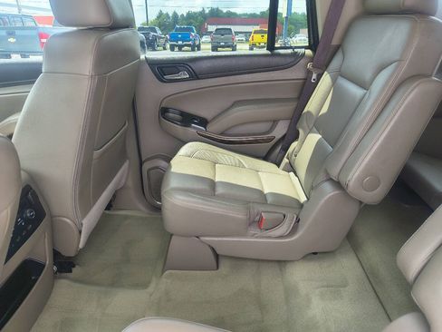 Used 2017 GMC Yukon SLT w/ Open Road Package AWD/4WD image 18