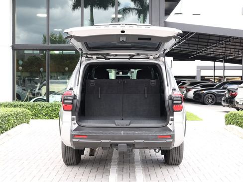 Used 2025 Toyota 4Runner SR5 AWD/4WD image 7