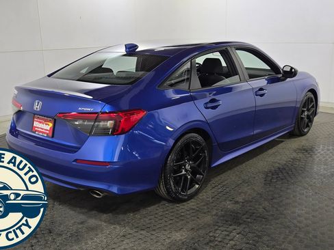 Used 2023 Honda Civic Sport image 7