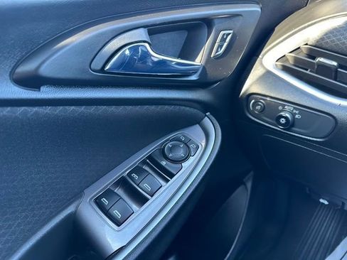 Used 2023 Chevrolet Malibu LT image 33