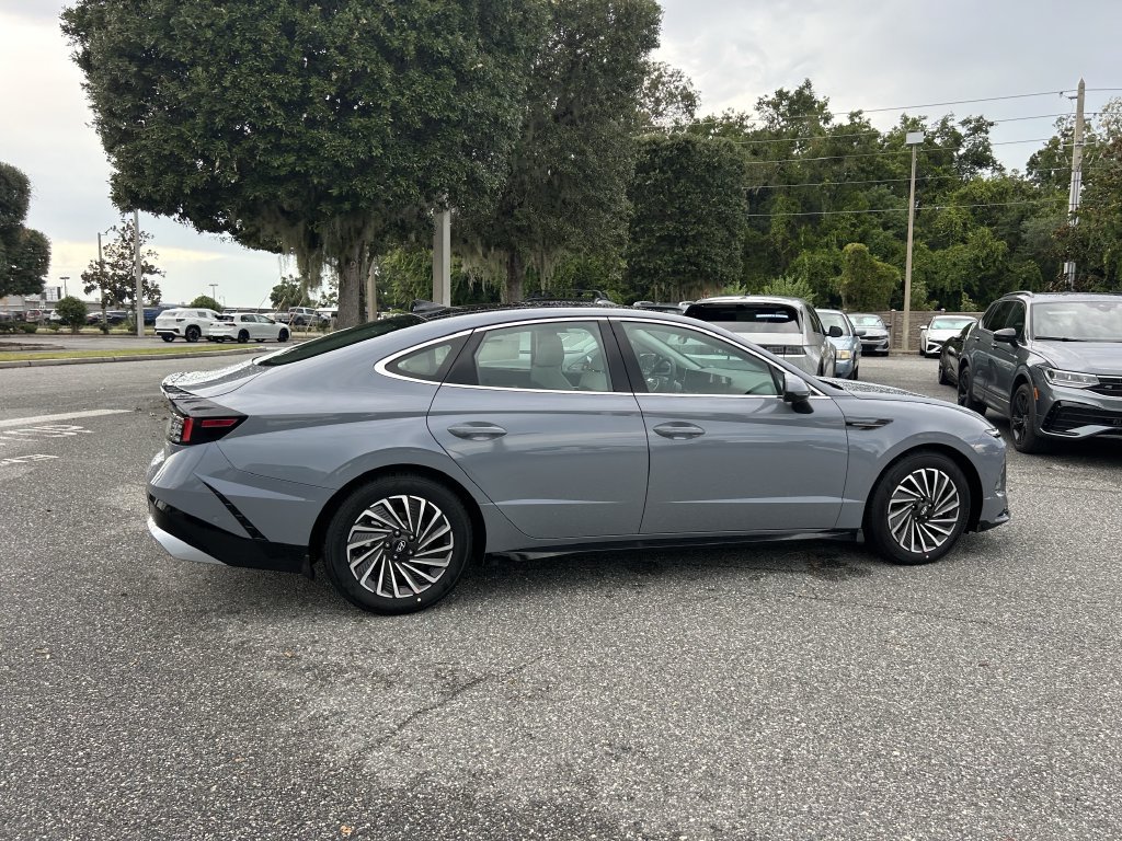 New 2027 Hyundai Sonata Blue FWD image 4