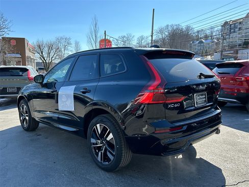 New 2026 Volvo XC60 B5 Plus w/ Protection Package Premier image 4