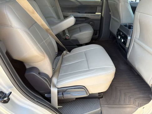 Used 2020 Ford Expedition XLT w/ Equipment Group 202A RWD image 14