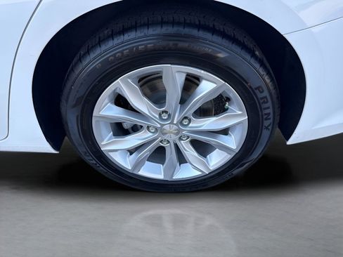 Used 2020 Chevrolet Malibu LT FWD image 34