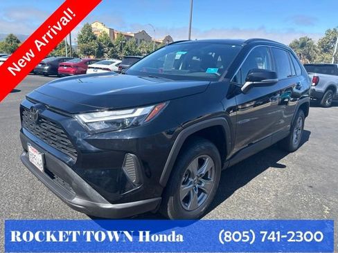 Used 2025 Toyota RAV4 XLE AWD/4WD image 1