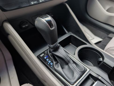 Used 2021 Hyundai Tucson SE image 16