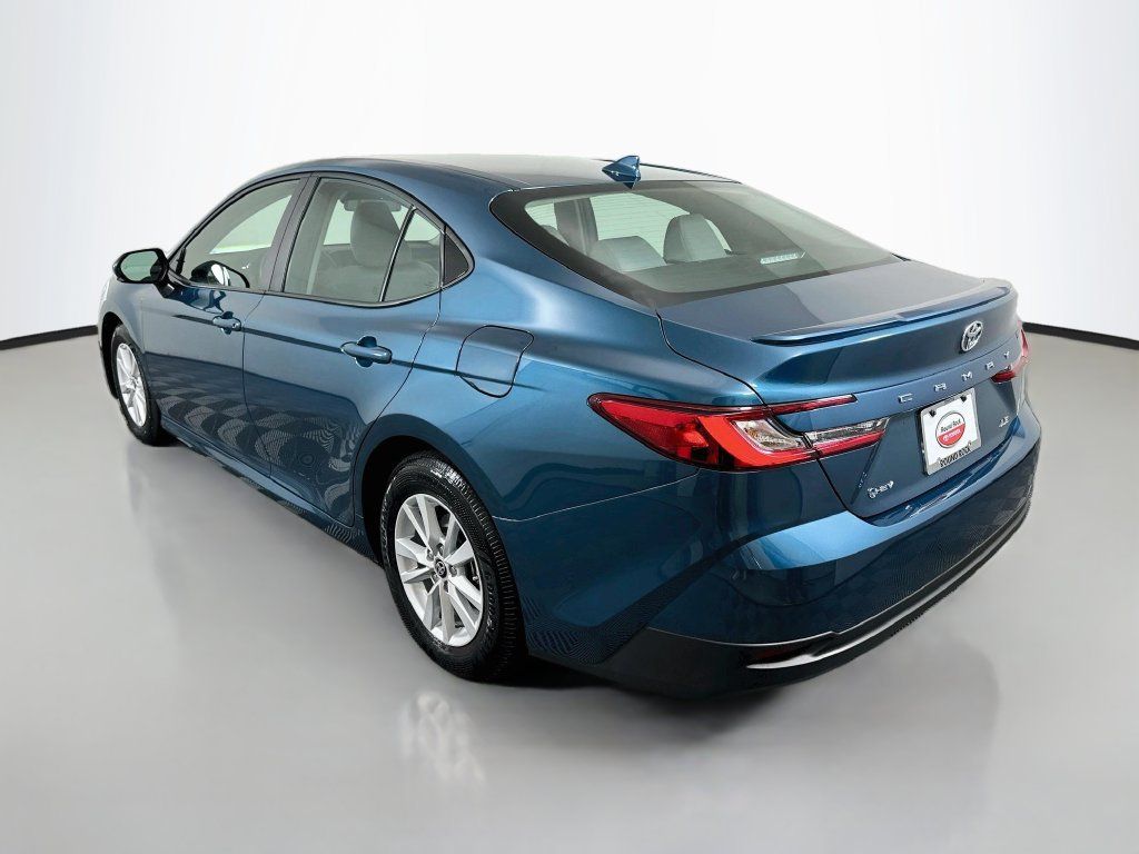 Used 2026 Toyota Camry LE FWD image 7