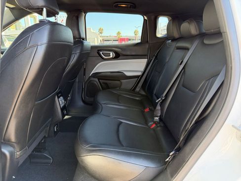 Used 2025 Jeep Compass Limited image 25