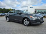 Used 2020 Ford Fusion SE image 2