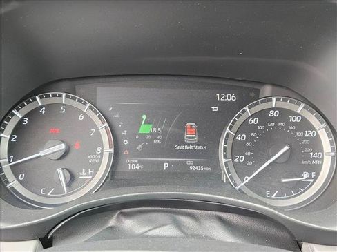Used 2020 Toyota Highlander XLE AWD/4WD image 11