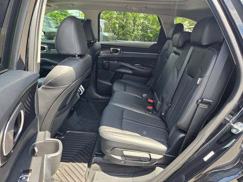 Used 2025 Kia Sorento S w/ Panoramic Sunroof Package FWD image 34