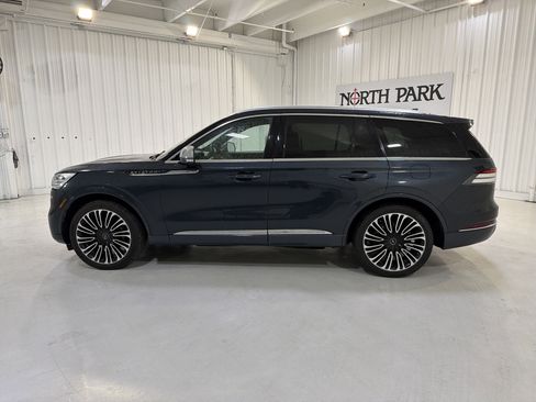 Used 2020 Lincoln Aviator Black Label w/ Dynamic Handling Package image 2