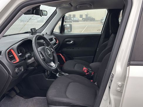 Used 2019 Jeep Renegade Sport image 10