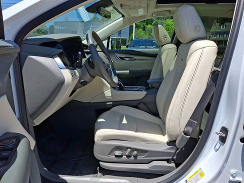 Certified 2024 Cadillac XT5 Premium Luxury AWD/4WD image 17