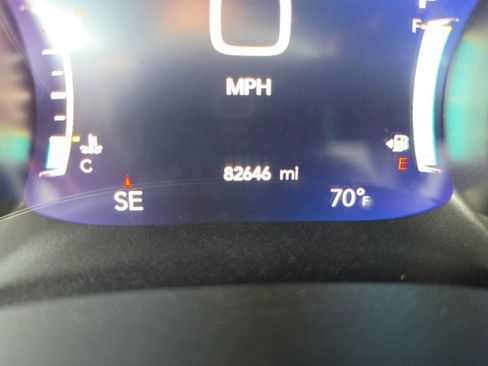 Used 2021 Chrysler Pacifica Touring w/ Cold Weather Group AWD/4WD image 12