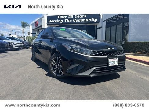 Used 2022 Kia Forte LXS FWD image 1