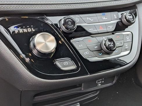New 2026 Chrysler Pacifica Select image 20
