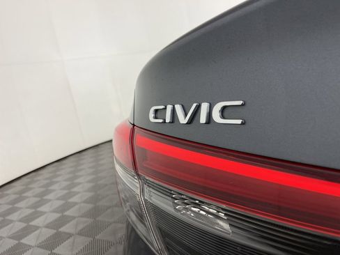 Used 2022 Honda Civic Sport image 3